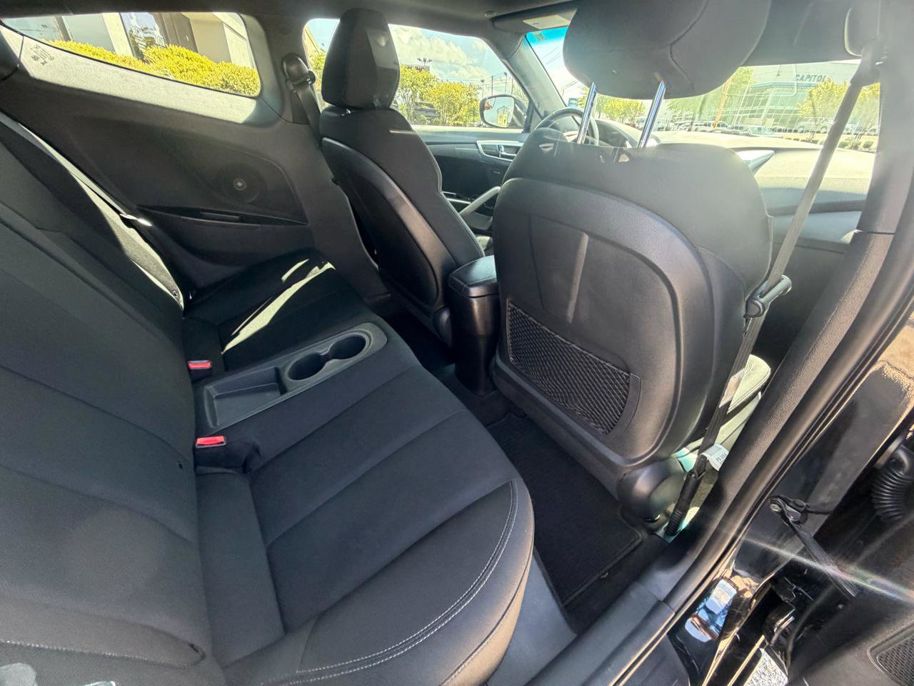 Used 2017 Hyundai Veloster Value Edition image 29