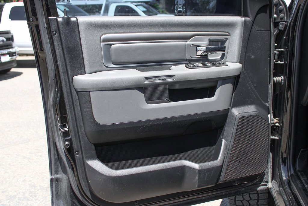 Used 2014 RAM 3500 Big Horn w/ Black Appearance Group image 13