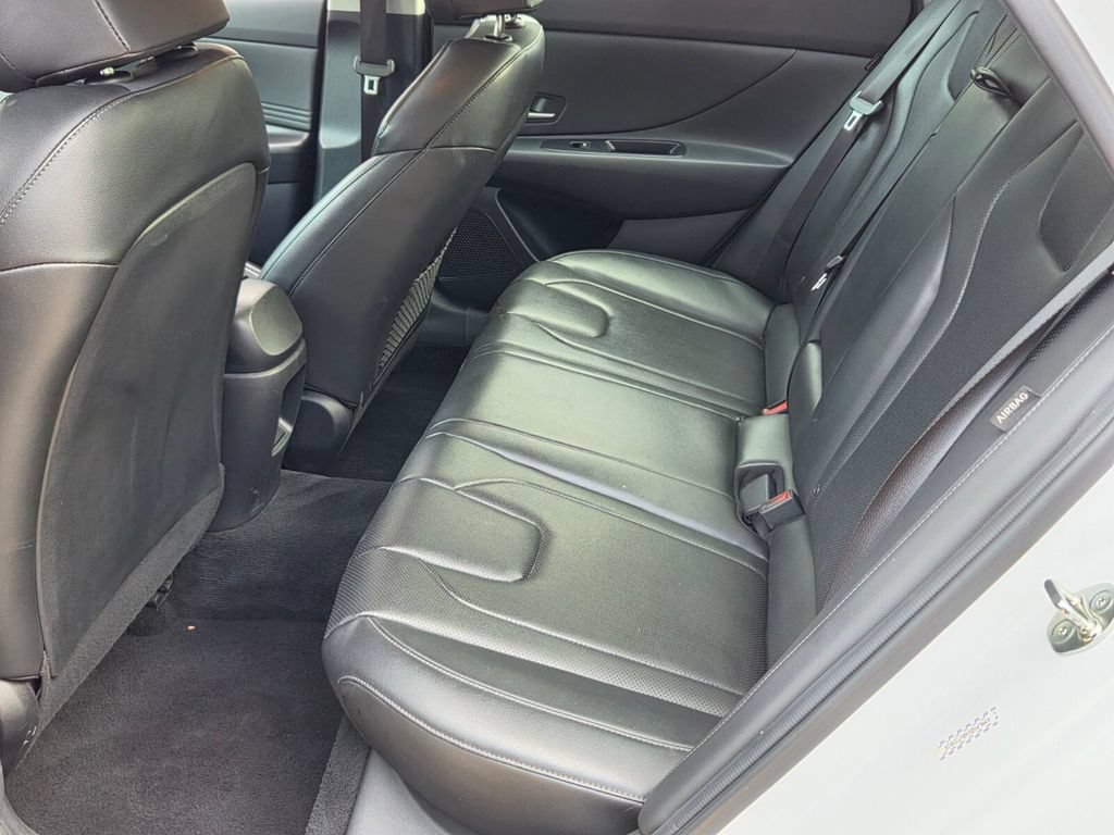 Used 2024 Hyundai Elantra Limited FWD image 13