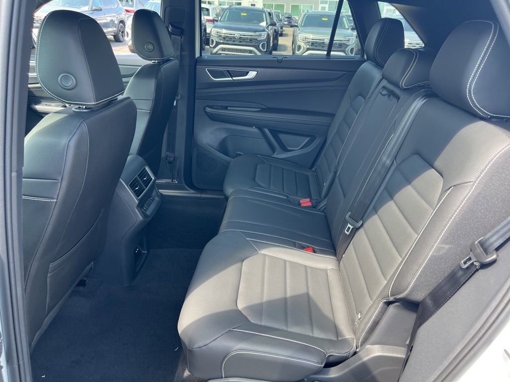 New 2026 Volkswagen Atlas Cross Sport SEL R-Line image 24
