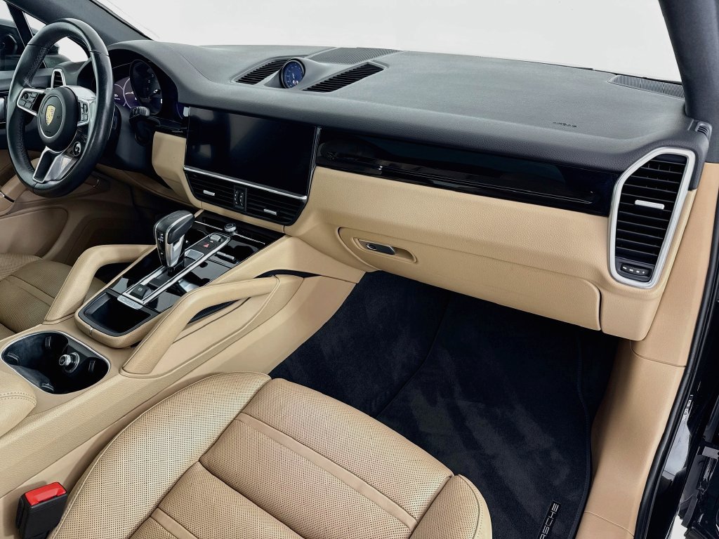 Certified 2023 Porsche Cayenne Coupe AWD/4WD image 30