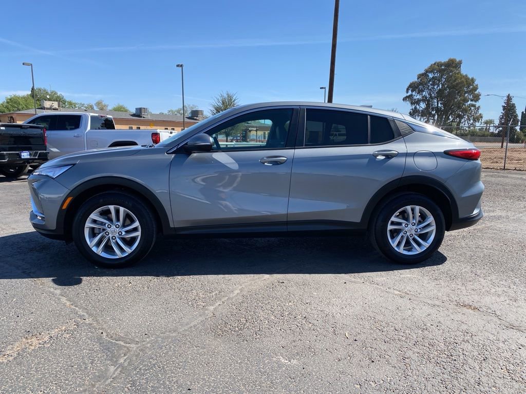 Used 2025 Buick Envista Preferred image 3