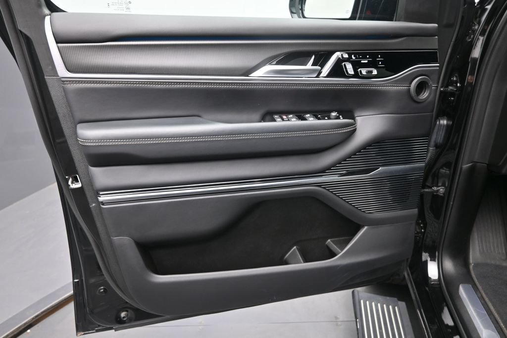 Used 2024 Jeep Grand Wagoneer Series II Obsidian w/ Quick Order Packagew 28T AWD/4WD image 14