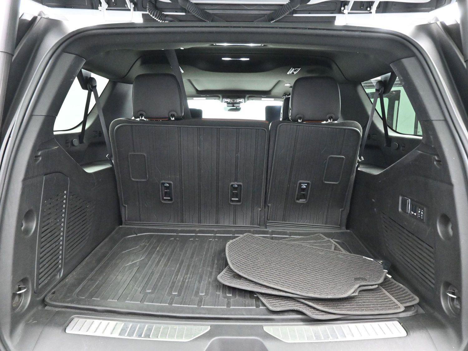 Used 2024 GMC Yukon XL Denali Ultimate image 10