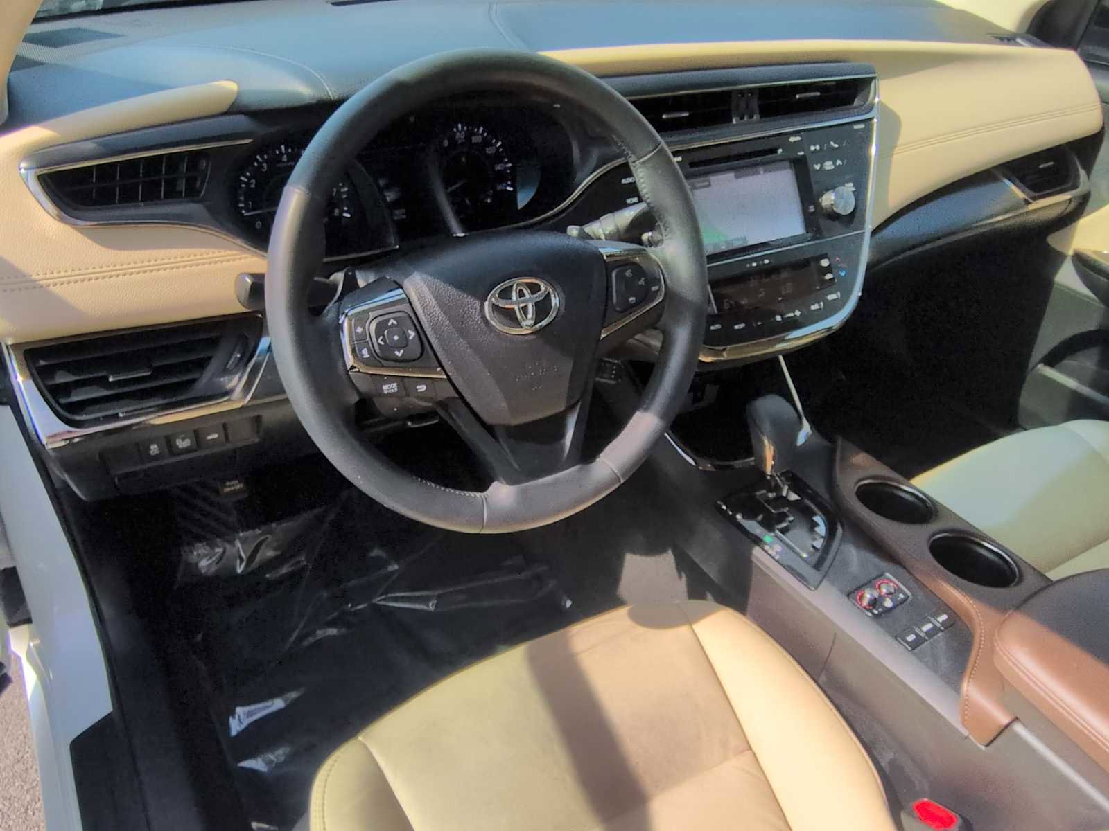 Used 2016 Toyota Avalon Touring image 10