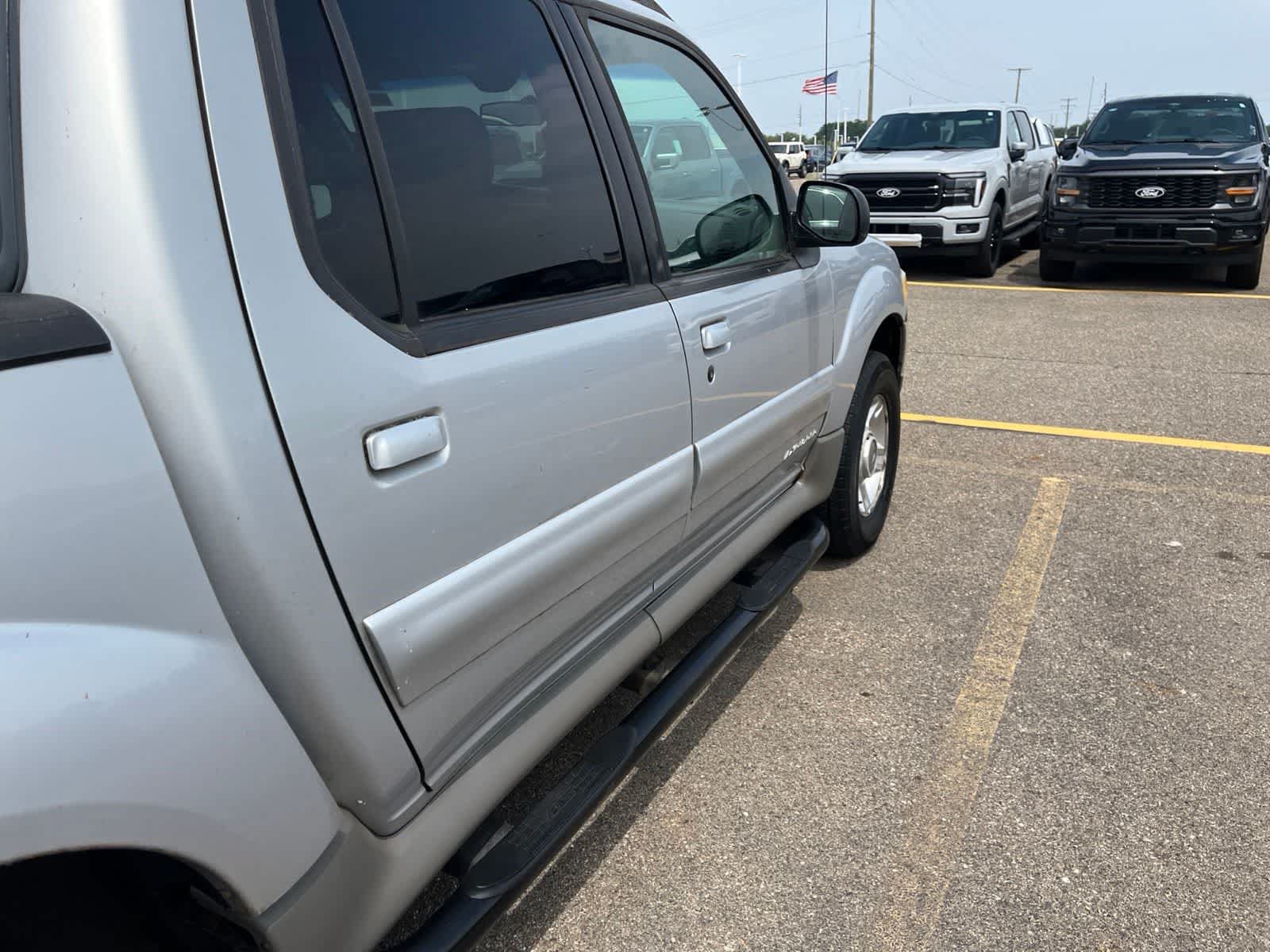 Used 2001 Ford Explorer Sport Trac 4x4 image 19