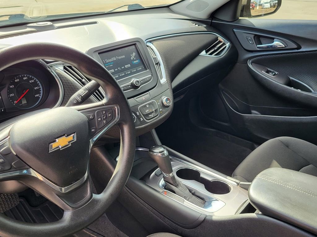 Used 2018 Chevrolet Malibu LT image 24