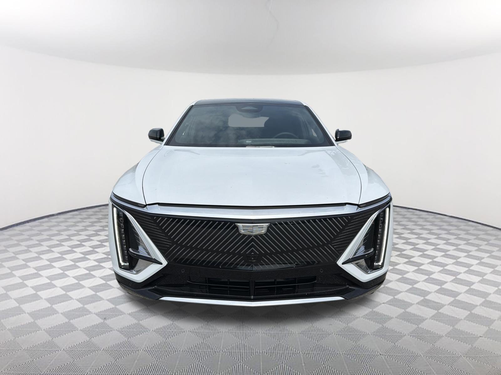 New 2026 Cadillac Lyriq Luxury RWD image 2