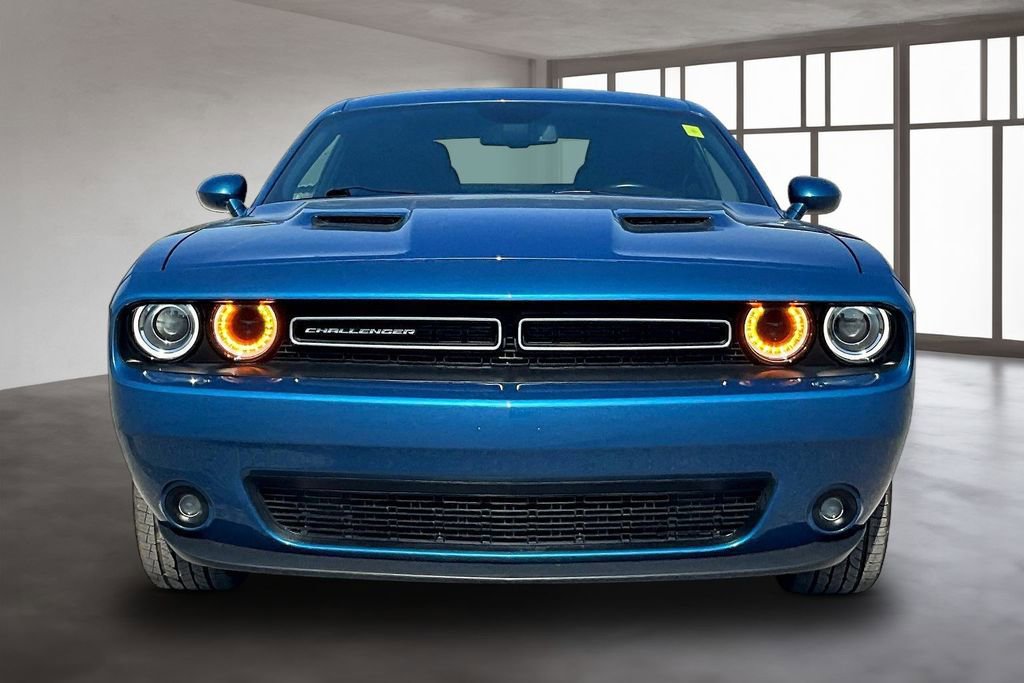 Used 2022 Dodge Challenger SXT w/ Driver Convenience Group image 2