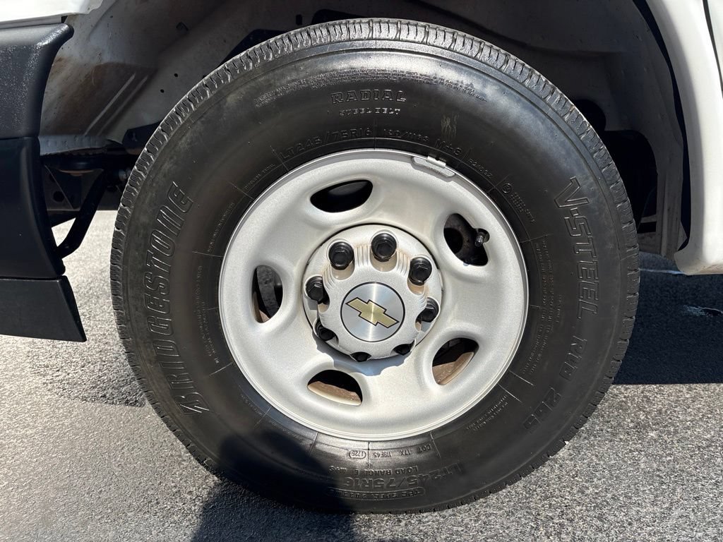 Used 2025 Chevrolet Express 3500 LS RWD image 28