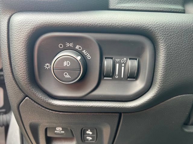 Used 2025 RAM 1500 Big Horn AWD/4WD image 6