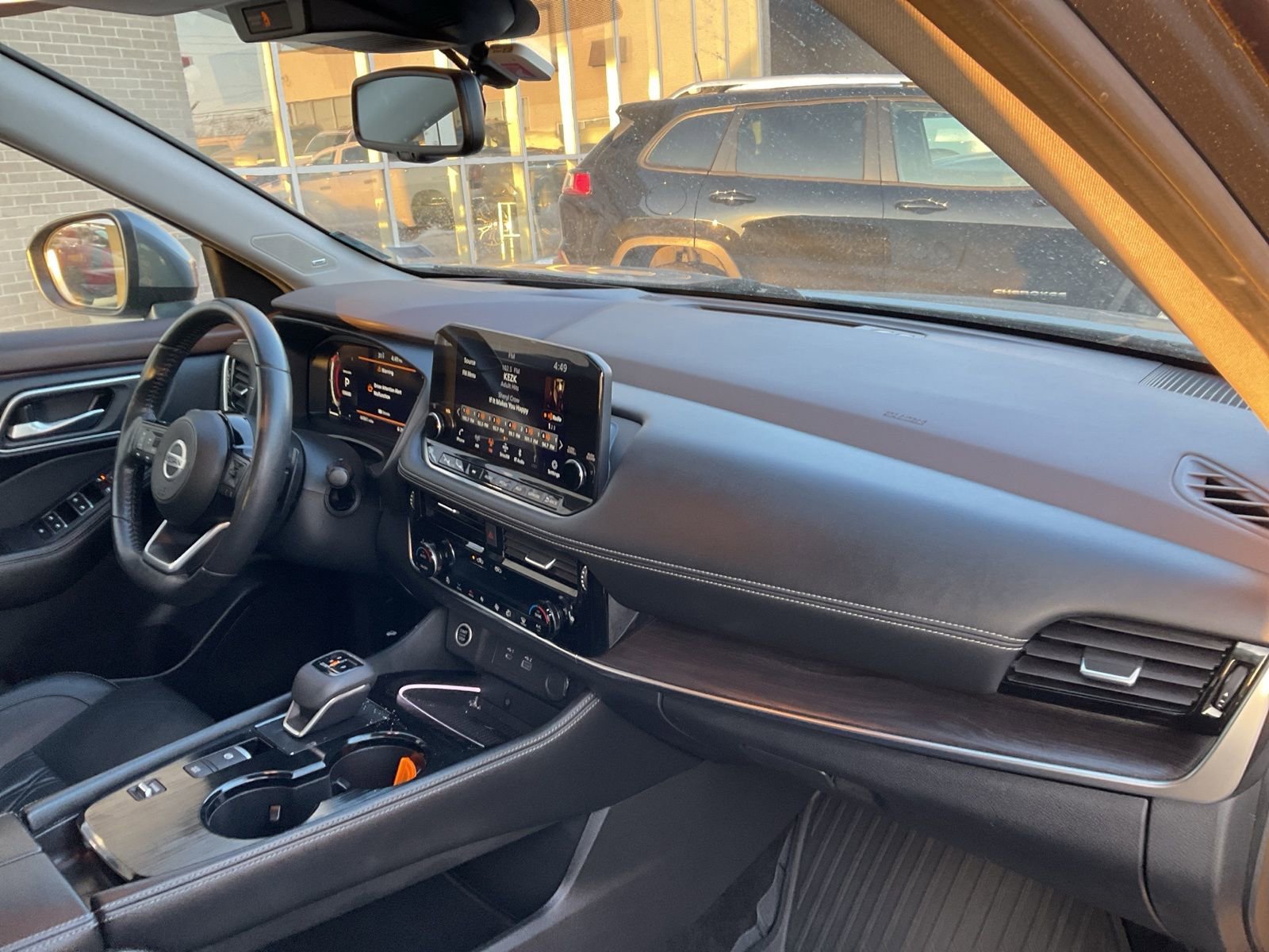 Used 2021 Nissan Rogue Platinum image 36