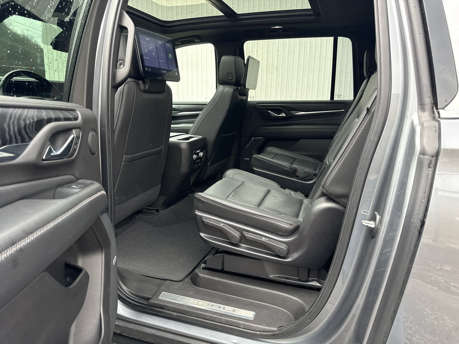 Used 2021 GMC Yukon XL Denali w/ LPO, Illumination Package image 29