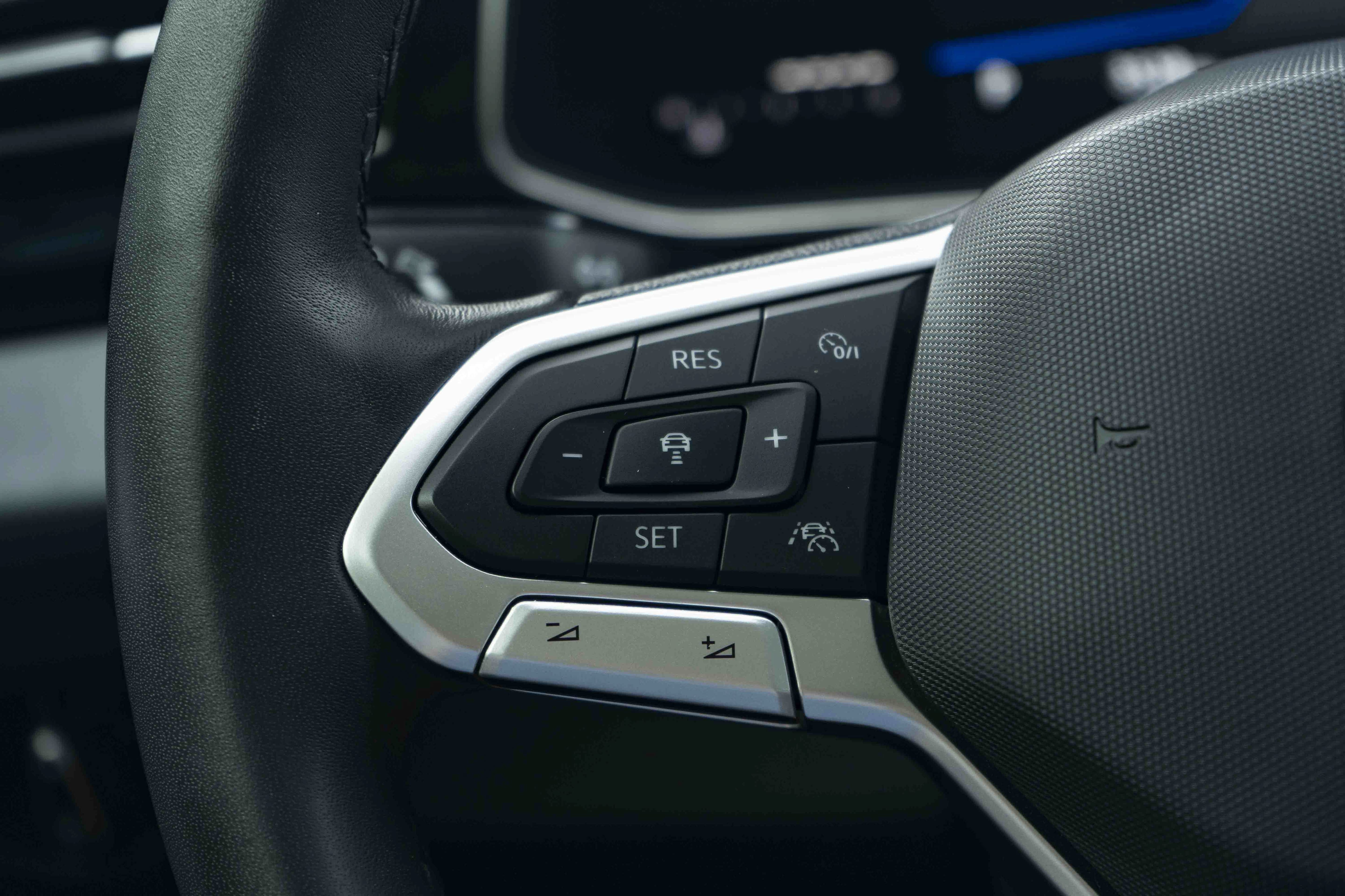Certified 2026 Volkswagen Jetta SE FWD image 19