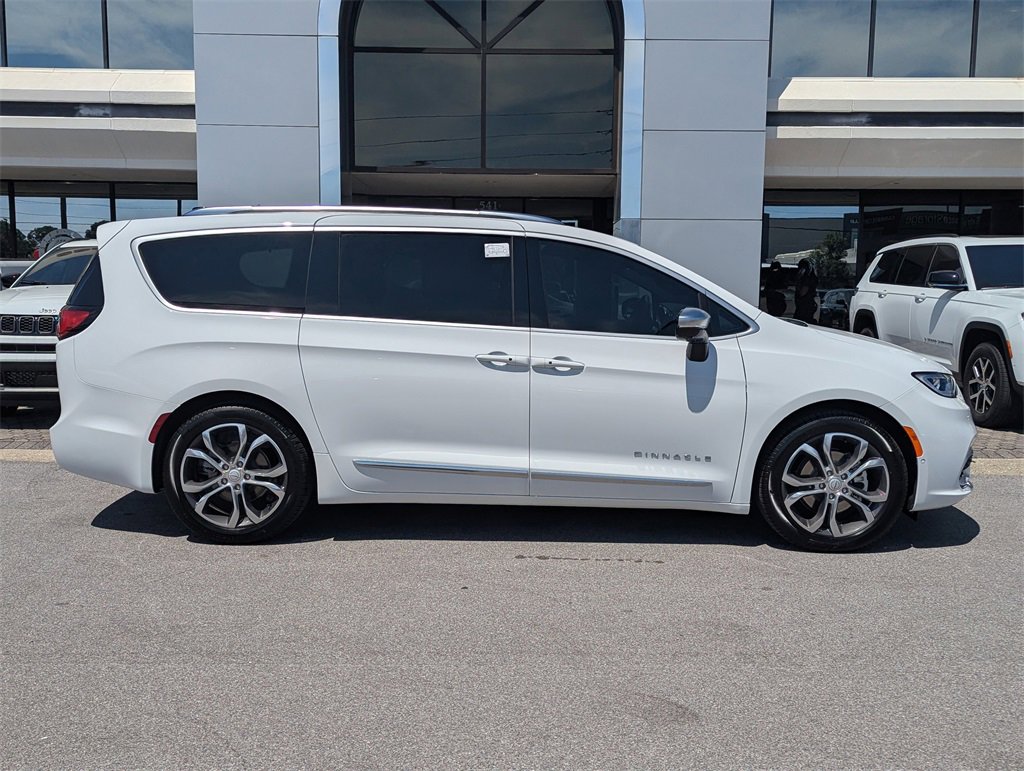 New 2026 Chrysler Pacifica Pinnacle image 4