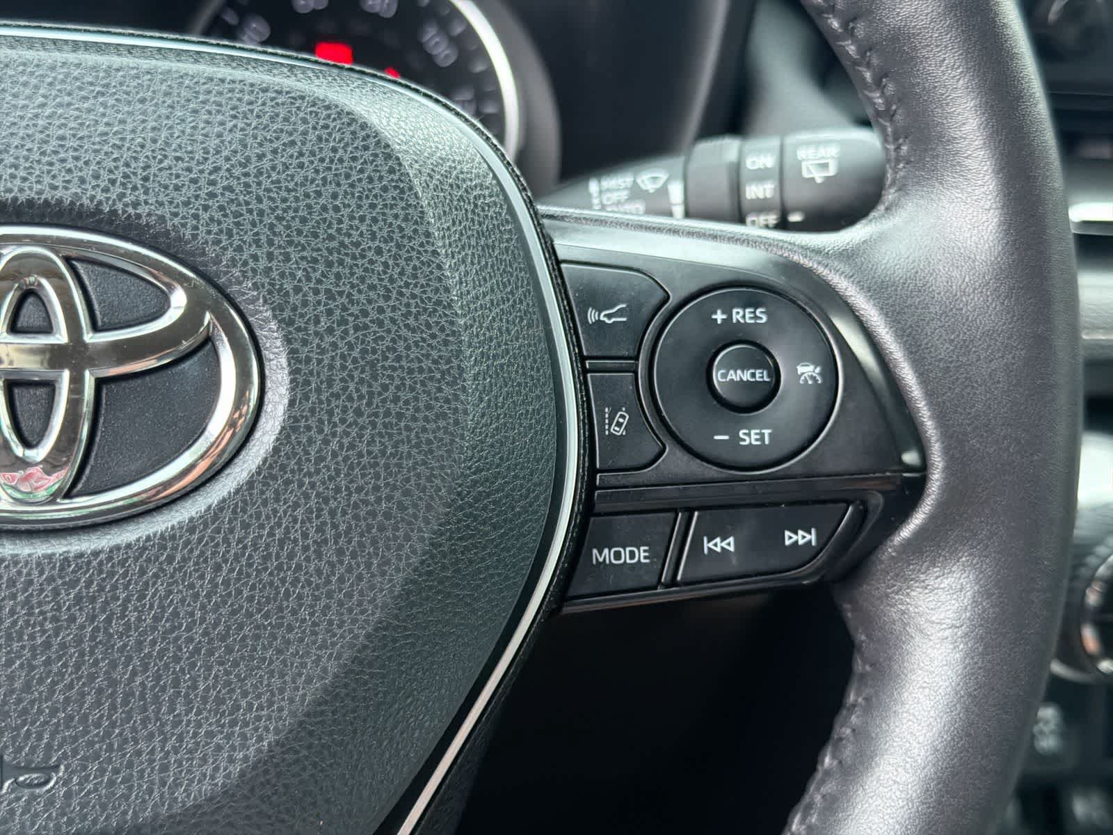 Used 2019 Toyota RAV4 XLE Premium w/ Cold Weather Package AWD/4WD image 25