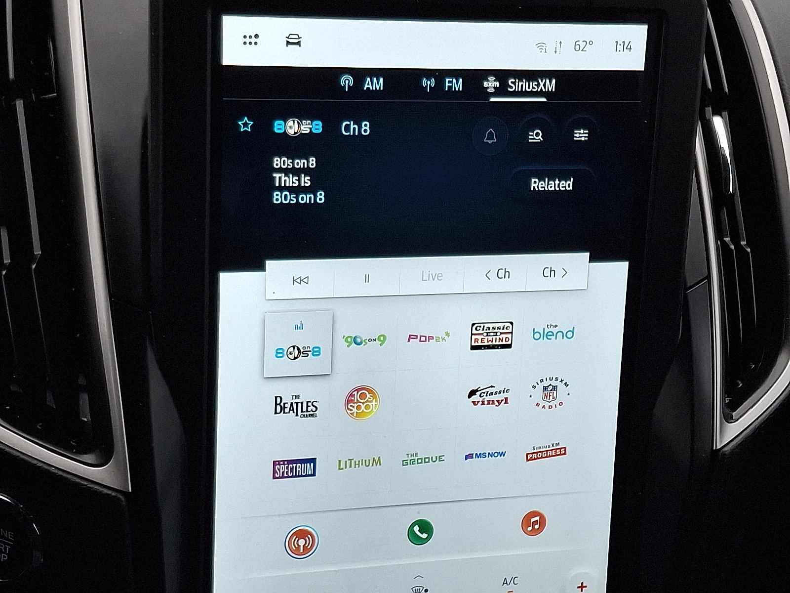 Used 2024 Ford Edge SEL w/ Convenience Package image 18