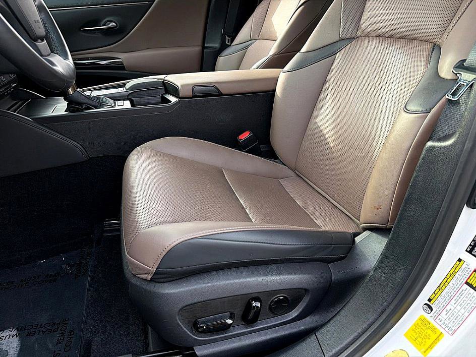 Used 2022 Lexus ES 300h w/ Premium Package image 10