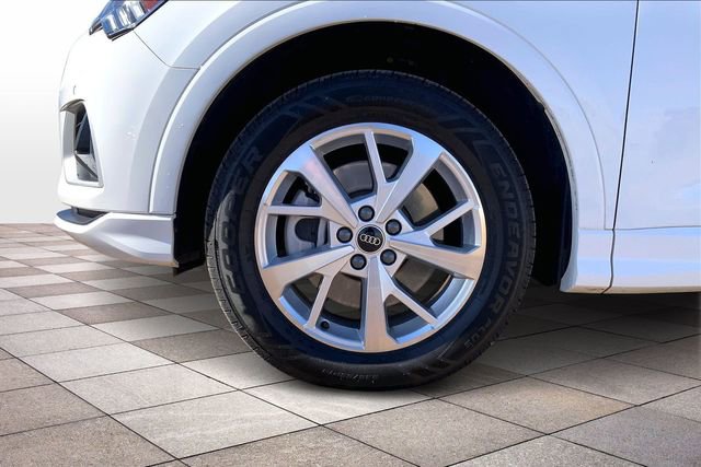 Used 2023 Audi Q3 2.0T Premium w/ Convenience Package image 9
