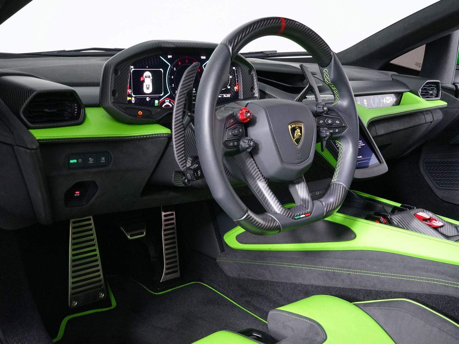 Used 2025 Lamborghini Revuelto Base image 5