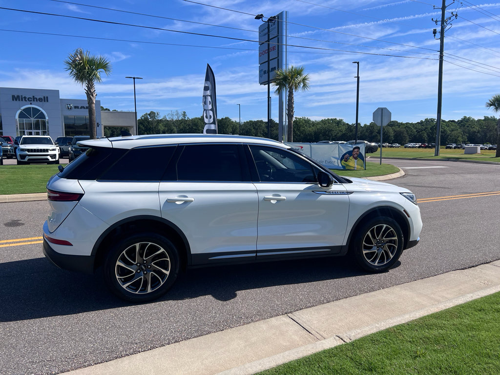 Used 2020 Lincoln Corsair AWD w/ Equipment Group 101A image 4