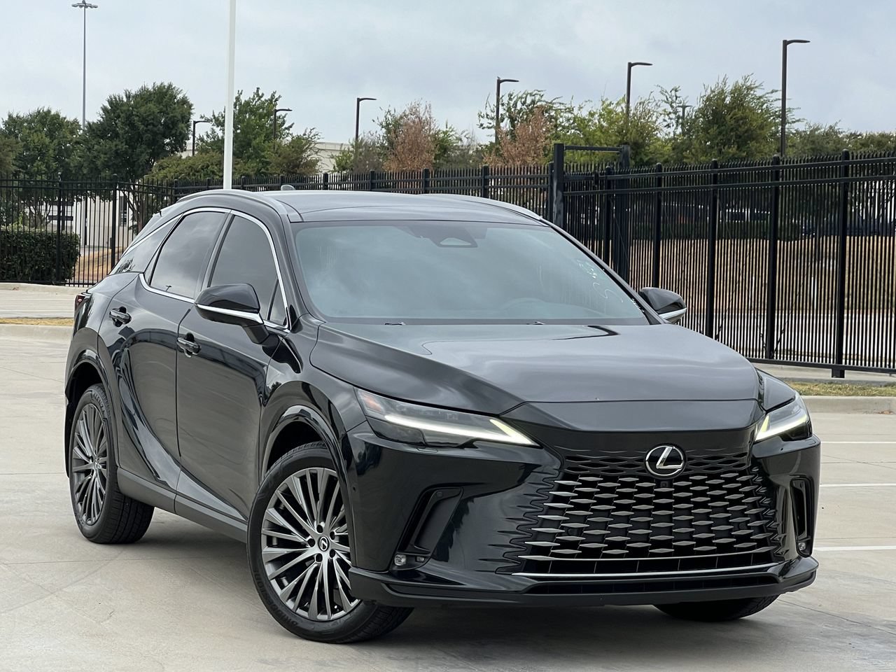 Used 2024 Lexus RX 350 FWD w/ Convenience Package image 2