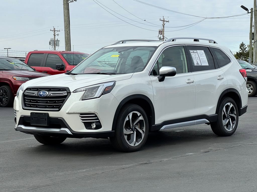 Used 2023 Subaru Forester Touring image 3