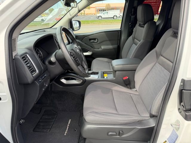 Used 2024 Nissan Frontier SV w/ SV Convenience Package image 13