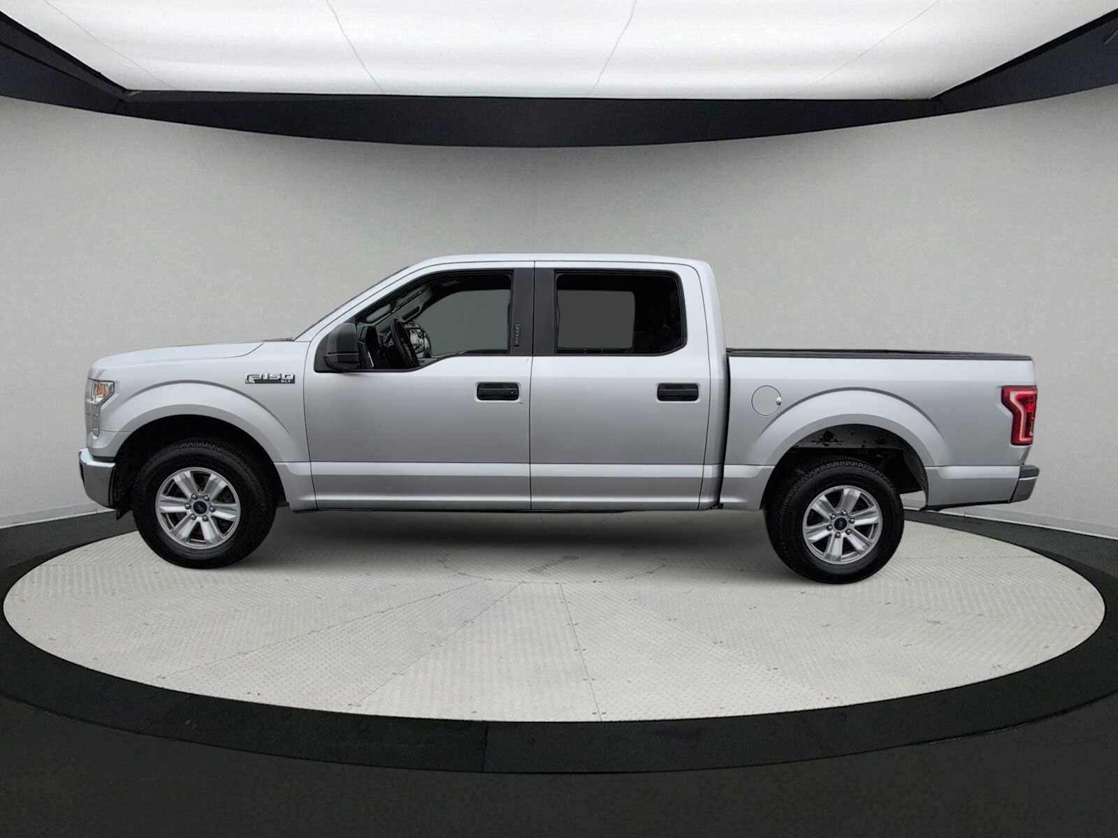 Used 2016 Ford F150 XLT image 5