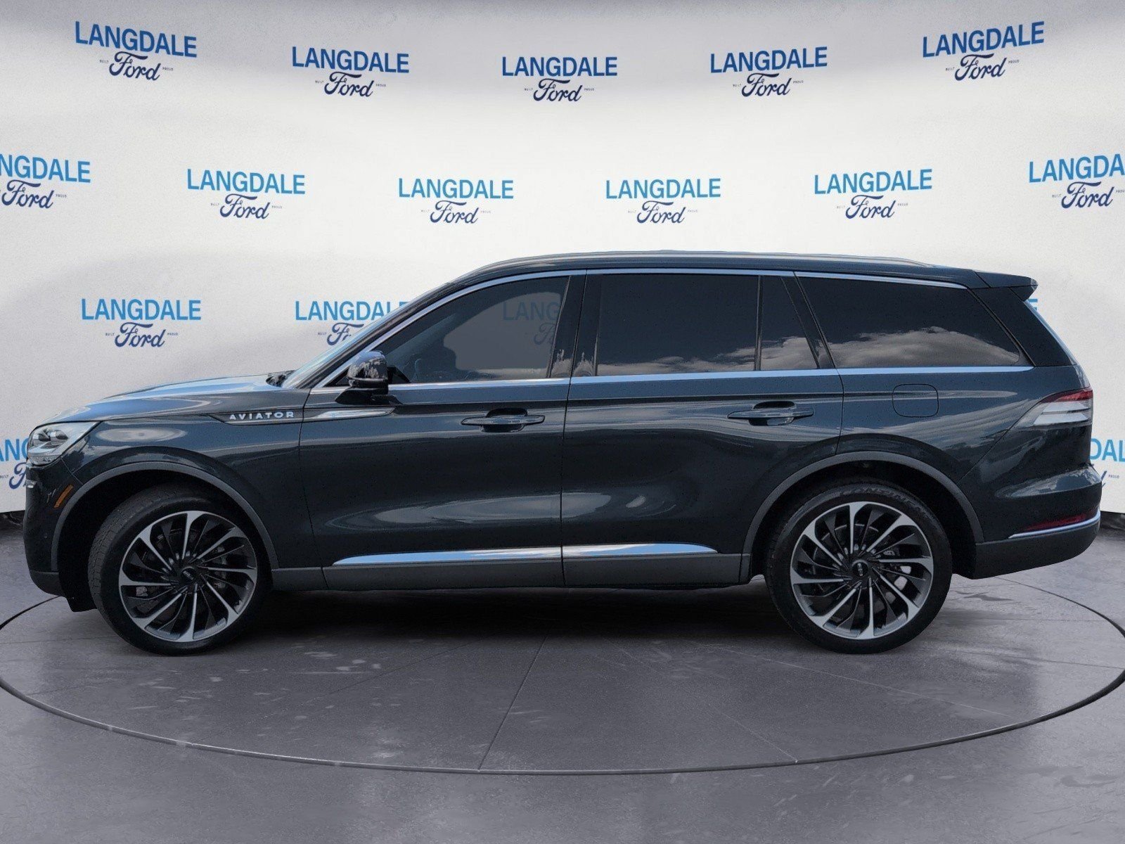 Used 2021 Lincoln Aviator Reserve w/ Equipment Group 202A AWD/4WD image 10