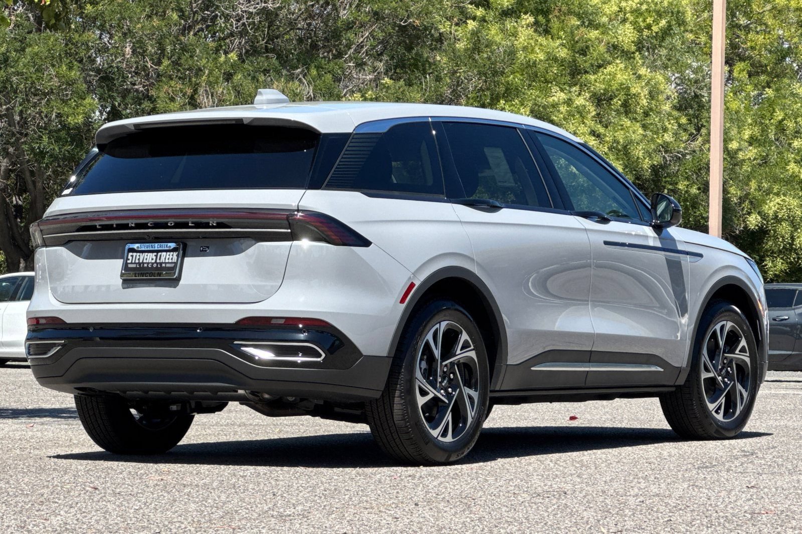 New 2026 Lincoln Nautilus Premier w/ Equipment Group 102A AWD/4WD image 4