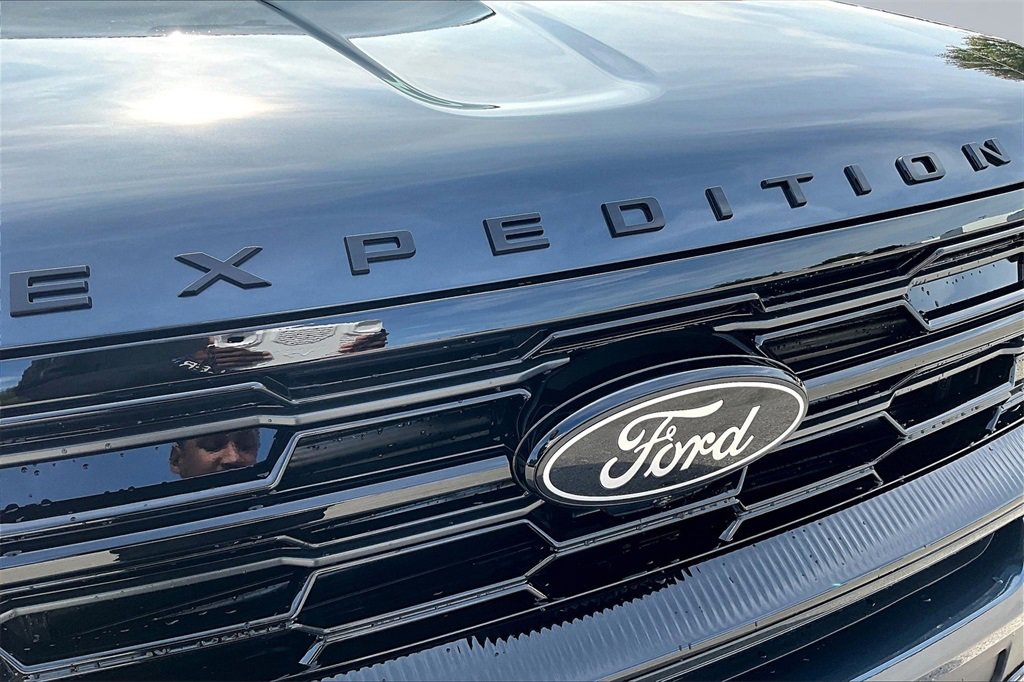 New 2025 Ford Expedition Max Platinum image 24