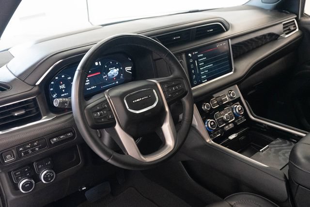 Used 2023 GMC Yukon Denali AWD/4WD image 4