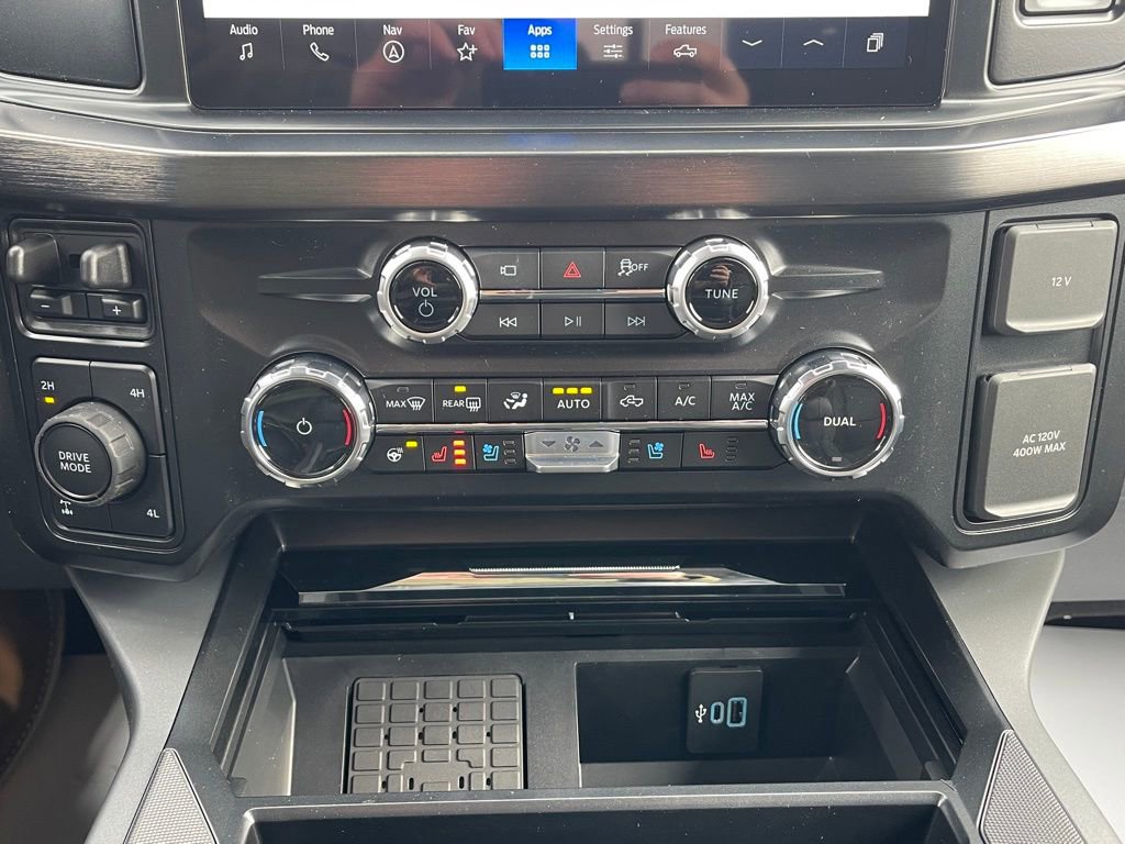 New 2026 Ford F250 Lariat w/ Chrome Package image 14