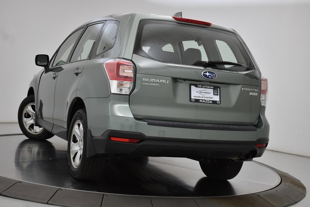 Used 2017 Subaru Forester 2.5i AWD/4WD image 7