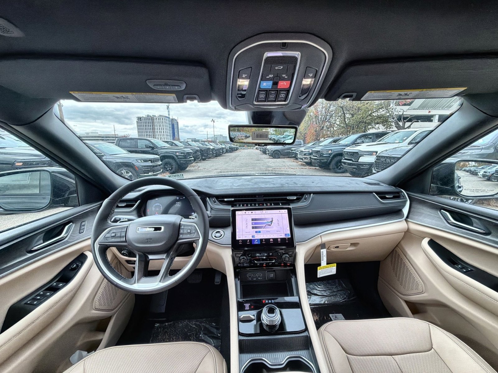 New 2025 Jeep Grand Cherokee Limited w/ Luxury Tech Group II image 23