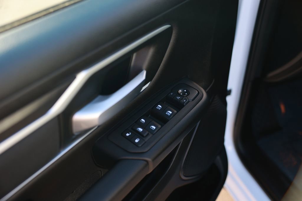 New 2026 RAM 1500 4x4 Crew Cab image 16