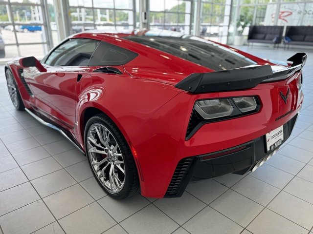 Used 2015 Chevrolet Corvette Z06 w/ 3LZ Preferred Equipment Group image 35