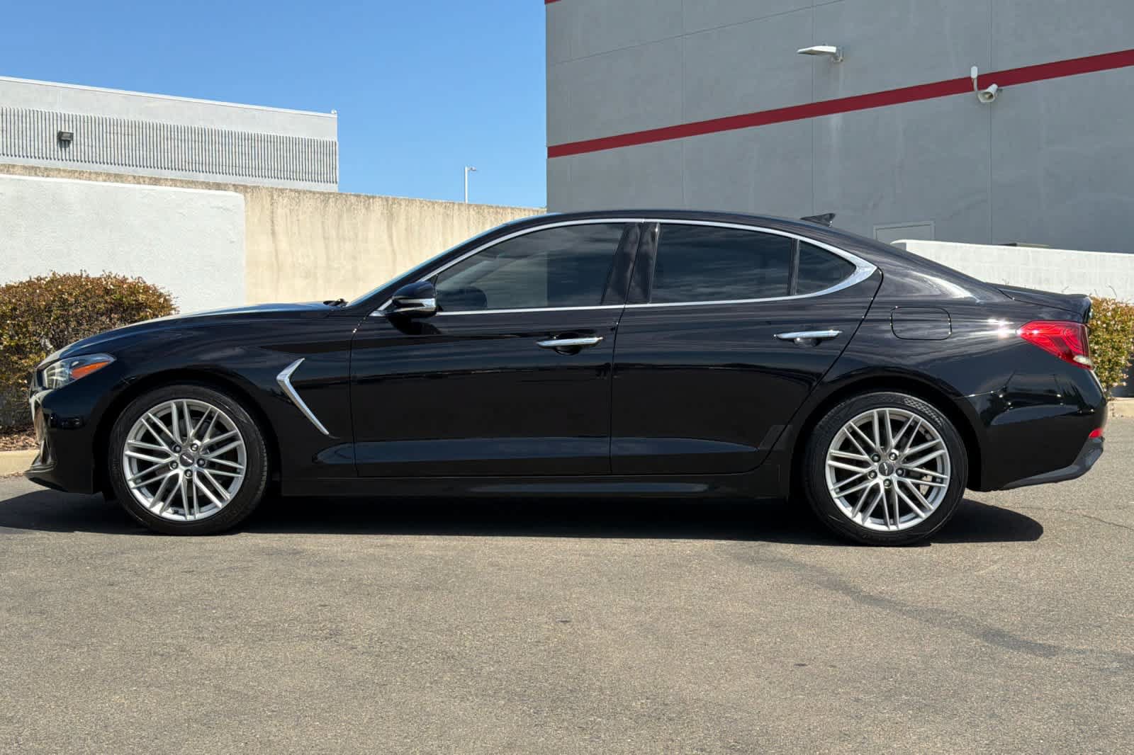 Used 2021 Genesis G70 2.0T RWD image 9