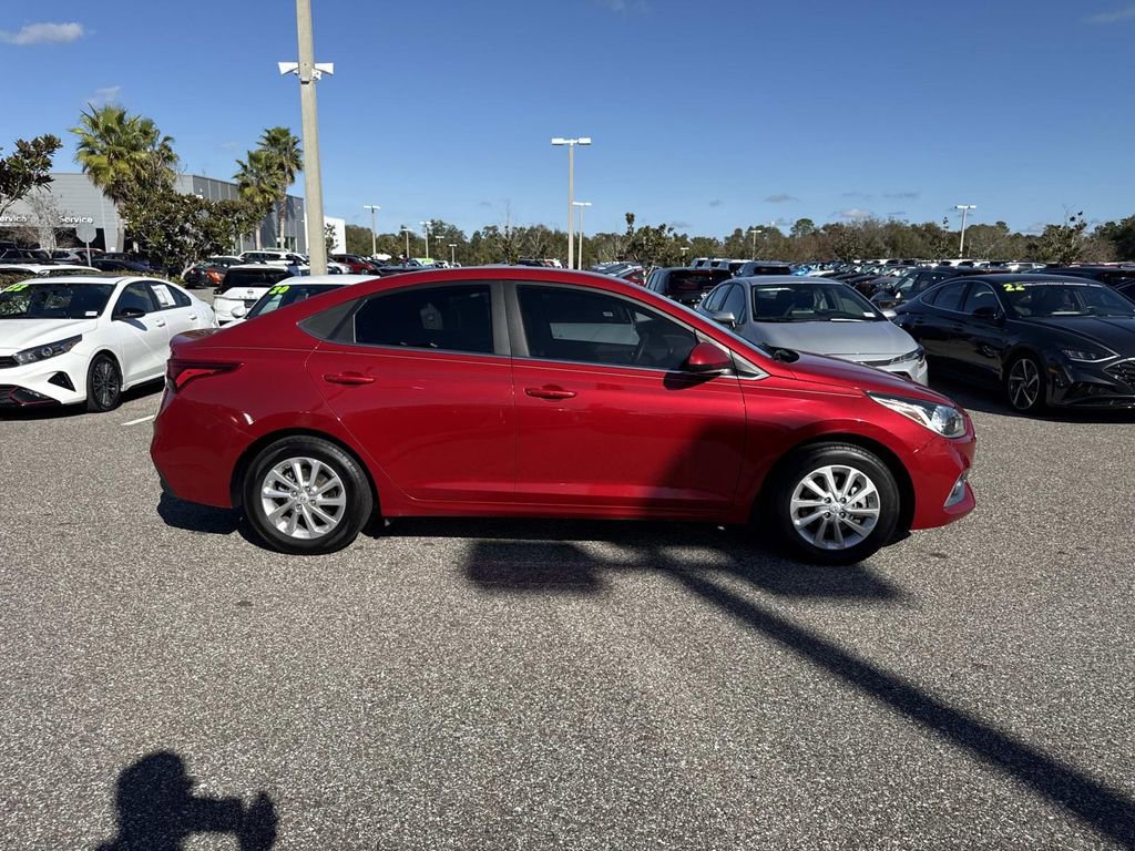 Used 2022 Hyundai Accent SEL image 2