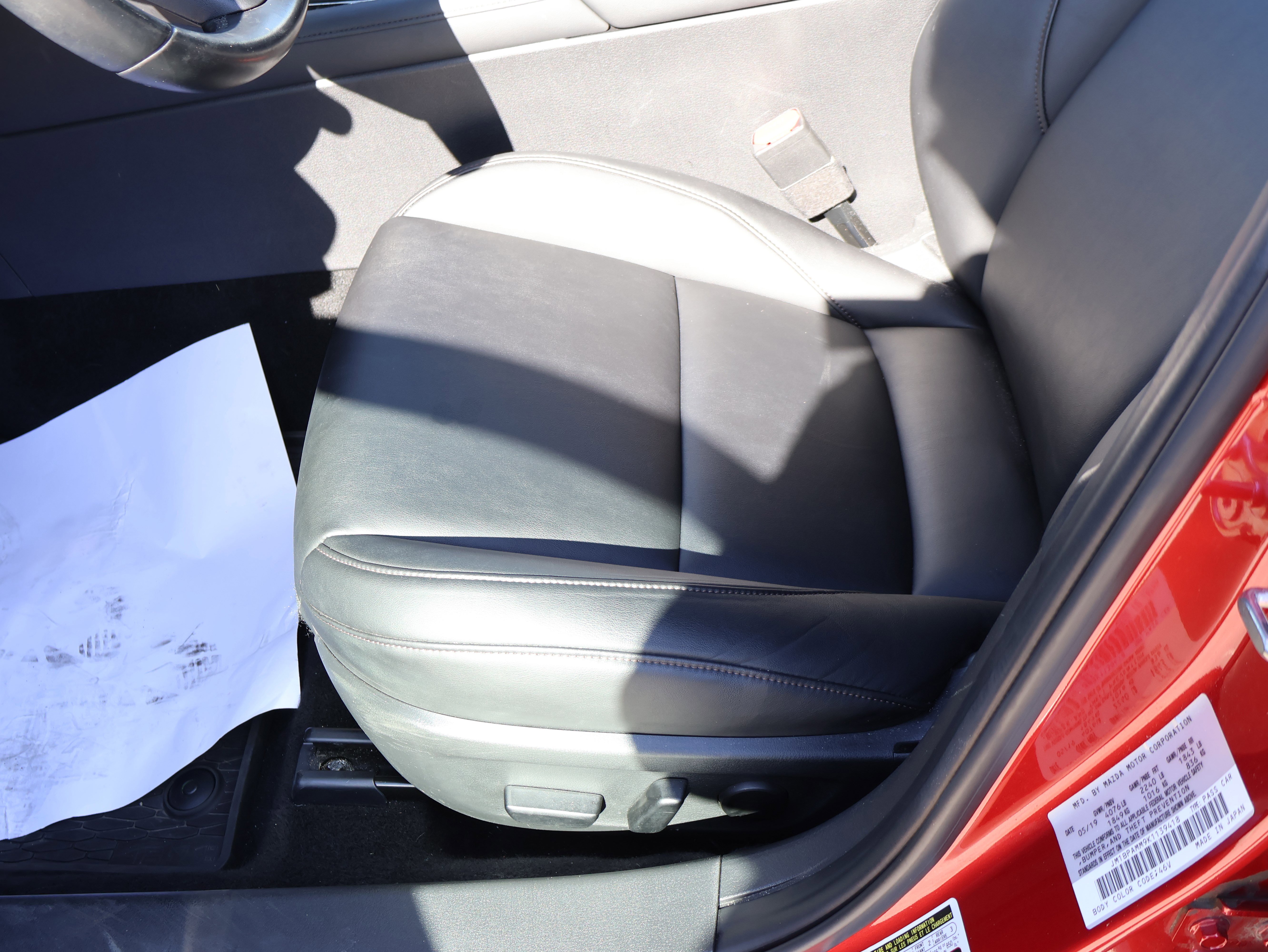 Used 2019 MAZDA MAZDA3 Hatchback w/ Preferred Package image 39