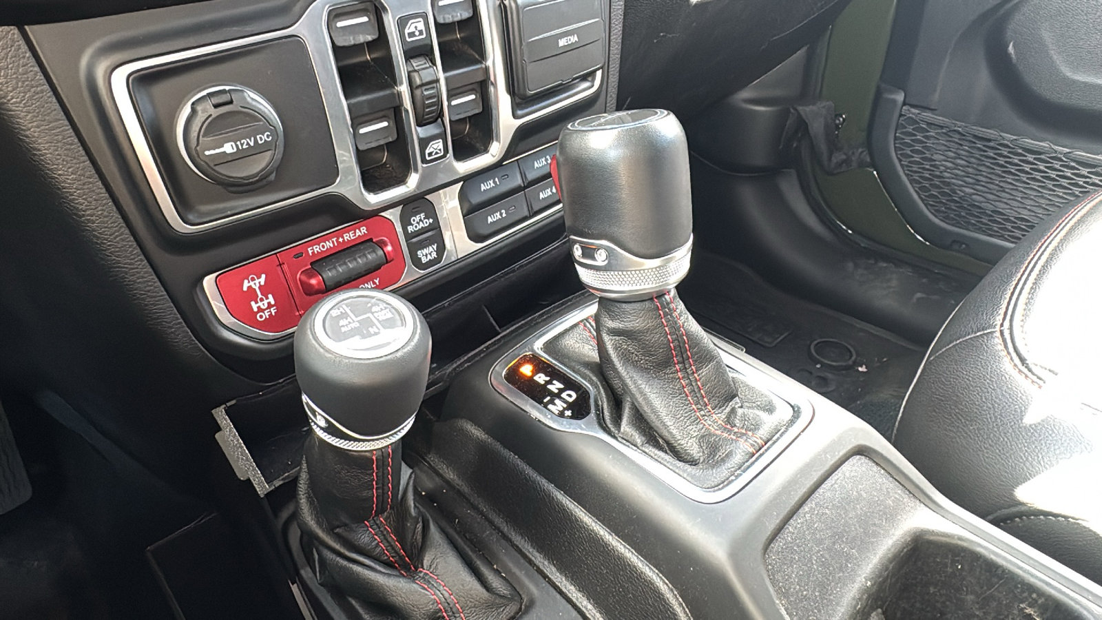 Certified 2022 Jeep Gladiator Rubicon w/ LED Lighting Group image 21