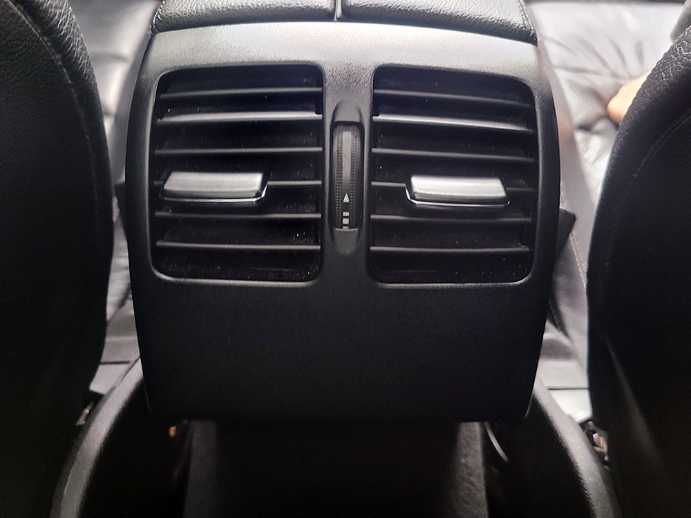 Used 2010 Mercedes-Benz E 550 Coupe image 34