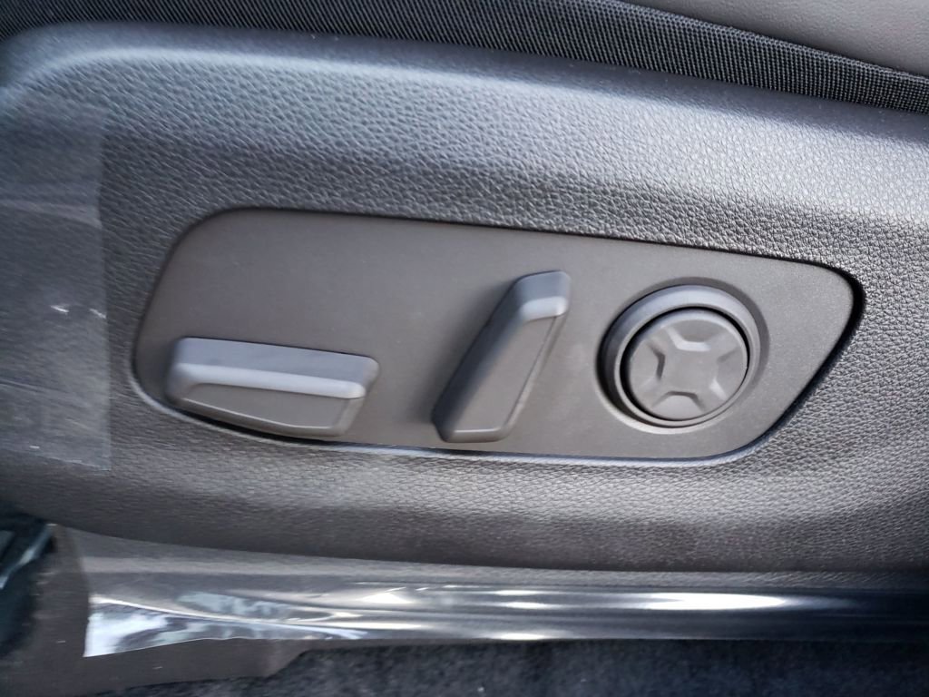 New 2026 Kia Carnival EX FWD image 16