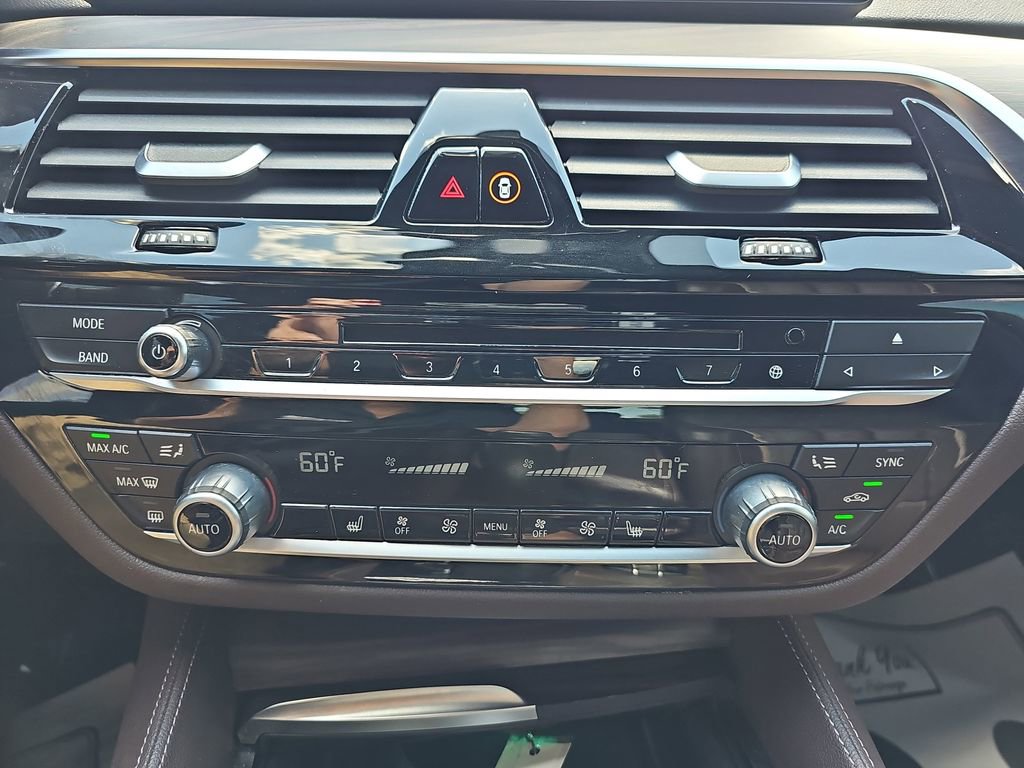 Used 2019 BMW M550i xDrive w/ Premium Package image 27