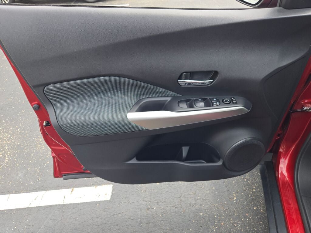 Used 2020 Nissan Kicks SV FWD image 18