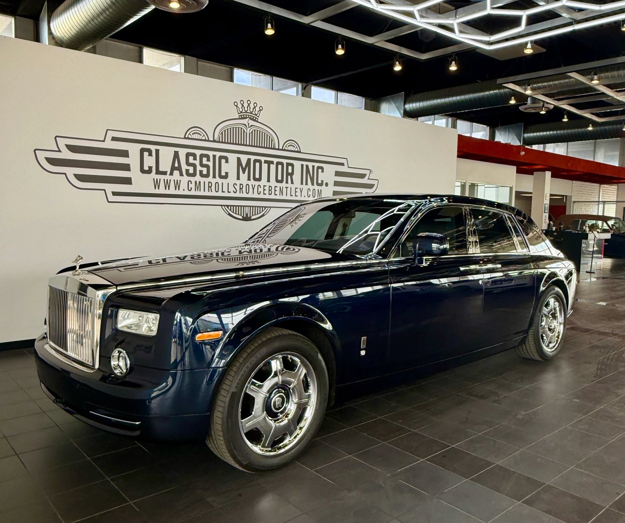 Used 2009 Rolls-Royce Phantom Sedan RWD image 3