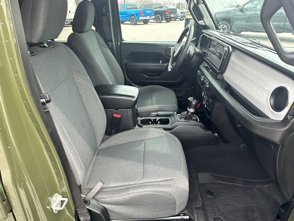 Used 2024 Jeep Gladiator Sport image 31