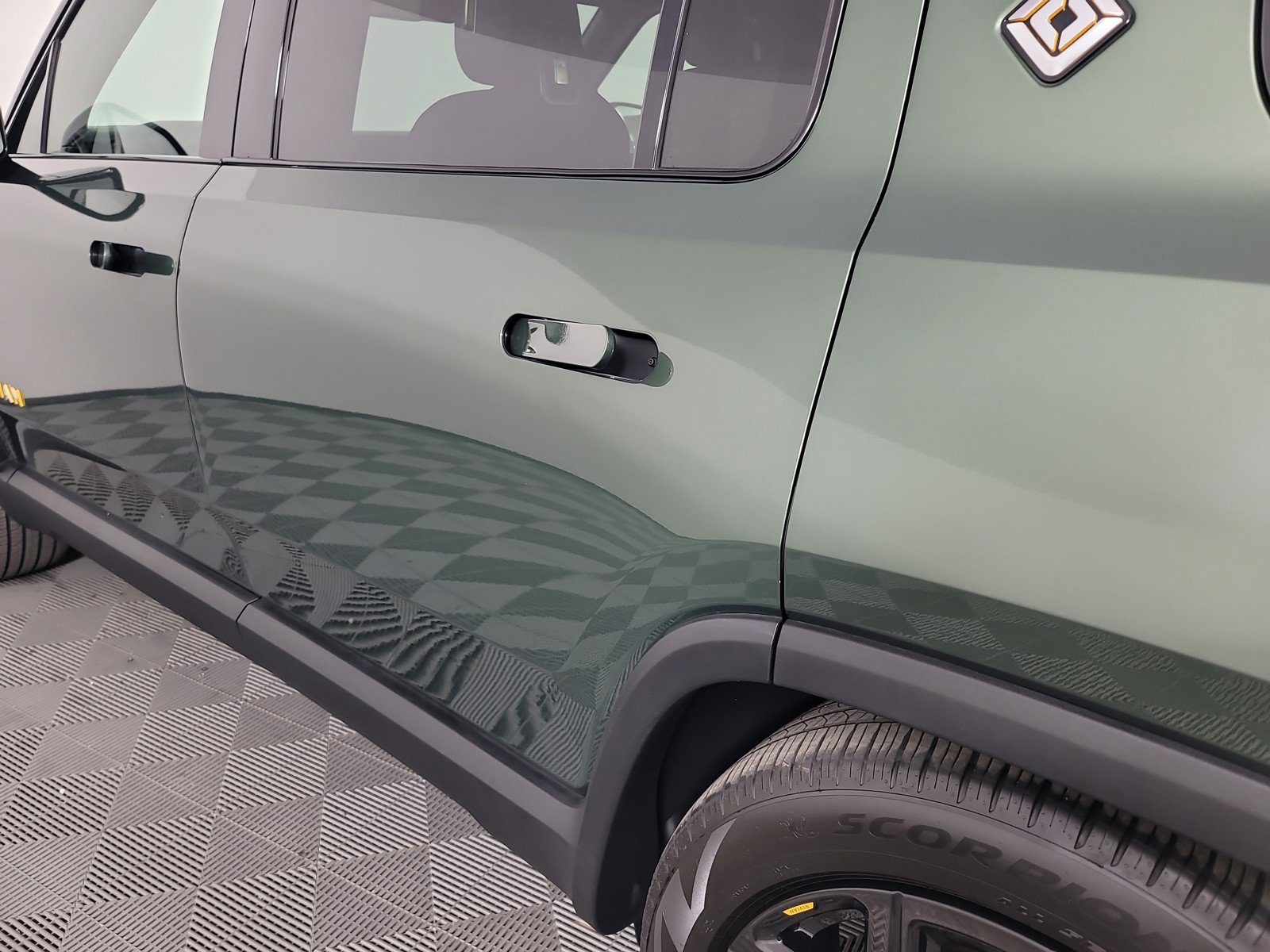 Used 2024 Rivian R1S Adventure image 35