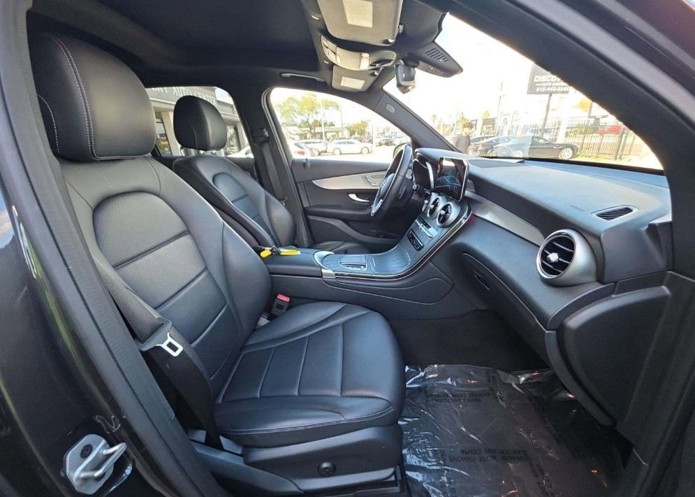 Used 2021 Mercedes-Benz GLC 300 image 10
